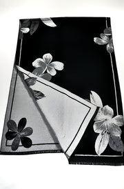 Sciarpa elegante con fiori