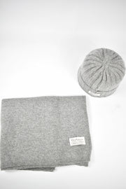 Sciarpa e cappello con cashemere Grigio